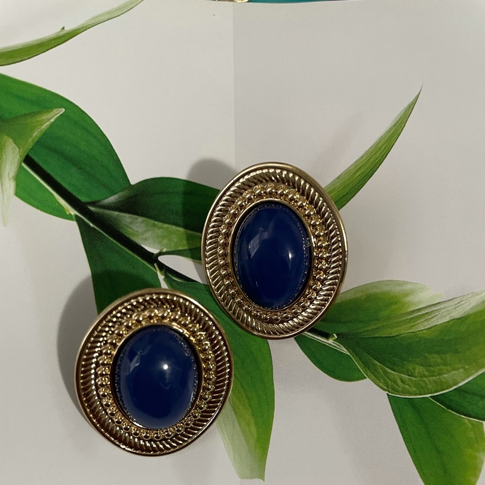 Retro earrings